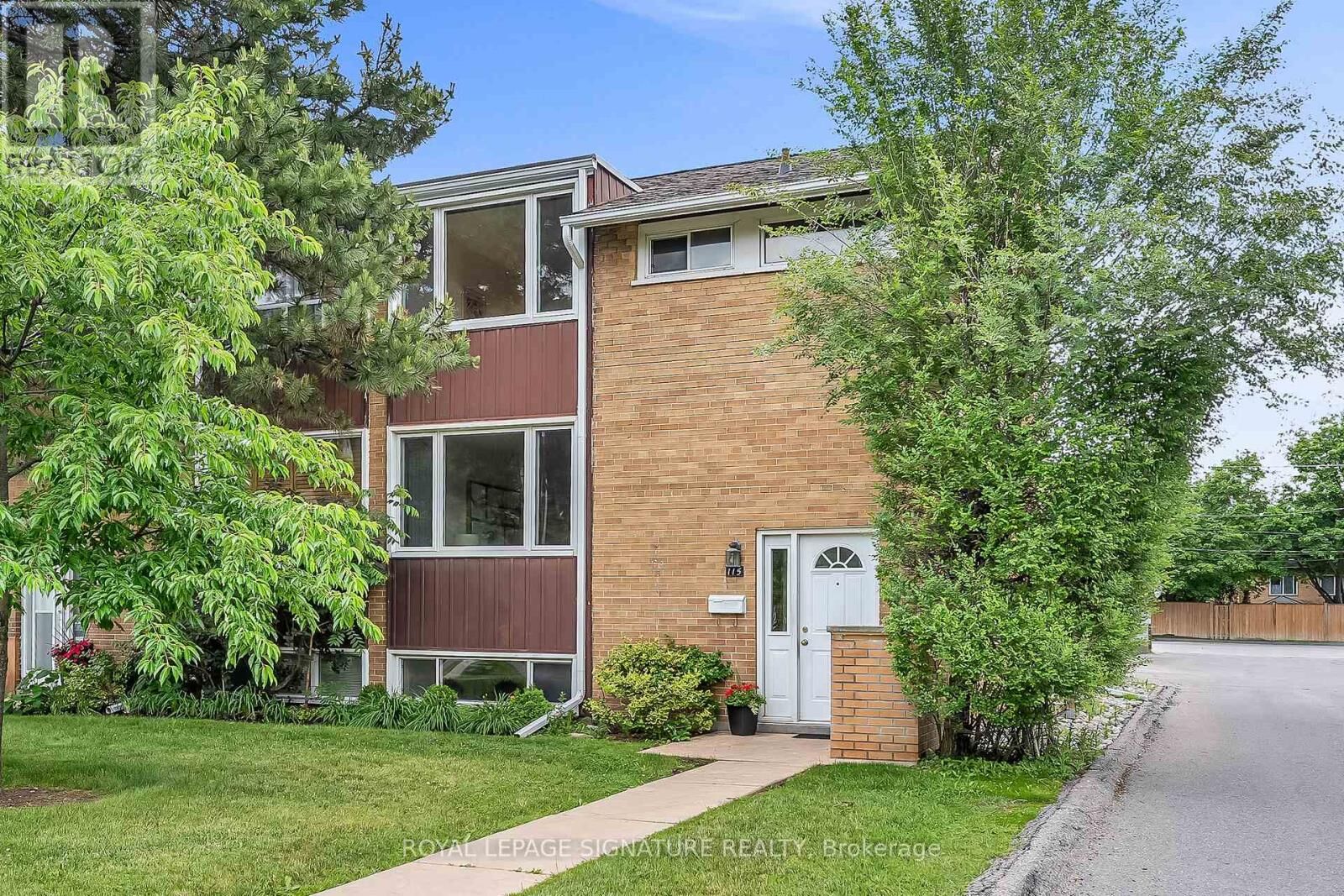 Property Photo:  115 Southill Drive  ON M3C 2H9 
