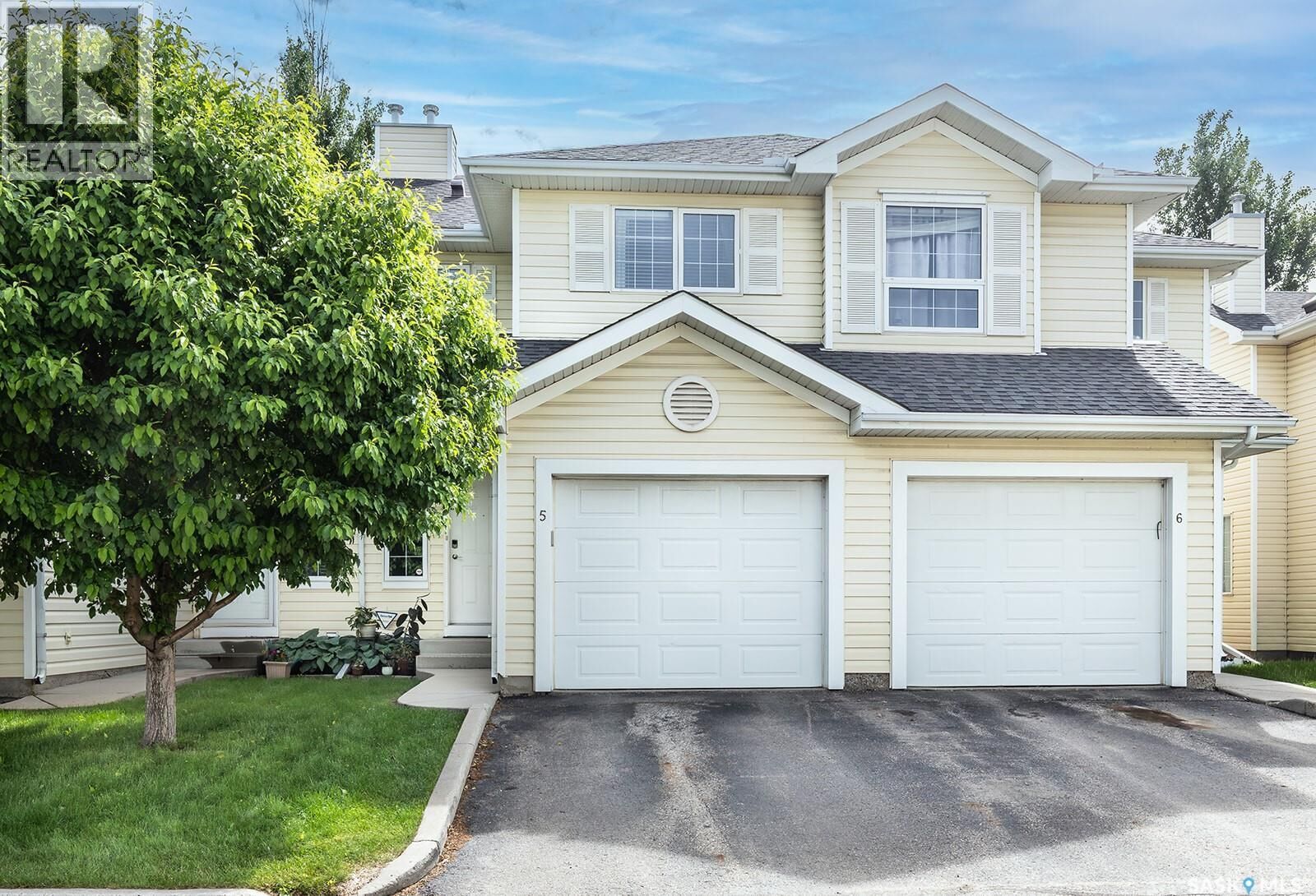 Property Photo:  5 111 Fairbrother Crescent  SK S7S 1L3 