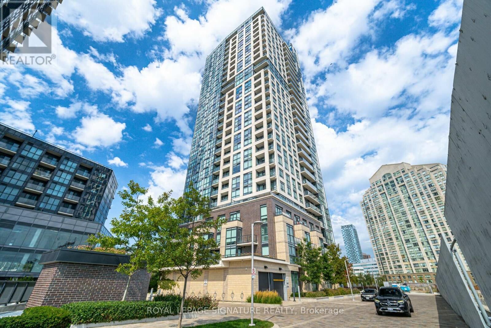 Property Photo:  20 Thomas Riley Road 1108  ON M9B 0C3 