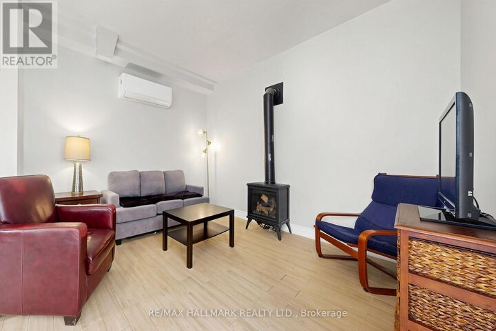Property Photo: 856B Millwood Road ON M4G 1W6