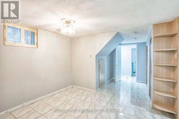 Property Photo: 71 Barrymore Road Bsmt ON M1J 1W5