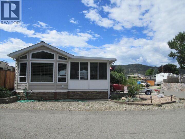 Property Photo: 415 Commonwealth Road 408 BC V4V 1P4