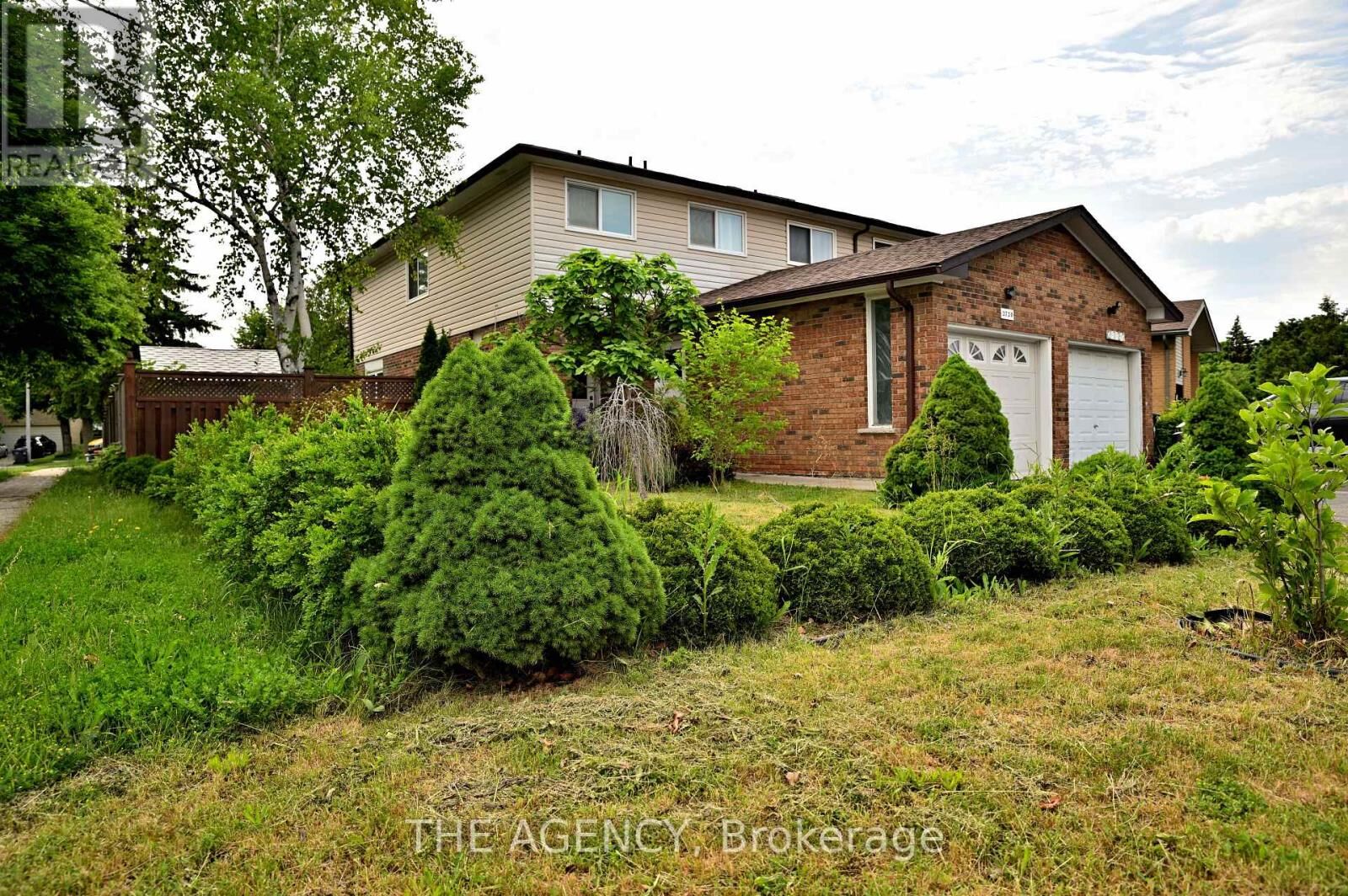 Property Photo: 2720 Windjammer Road ON L5L 1T7