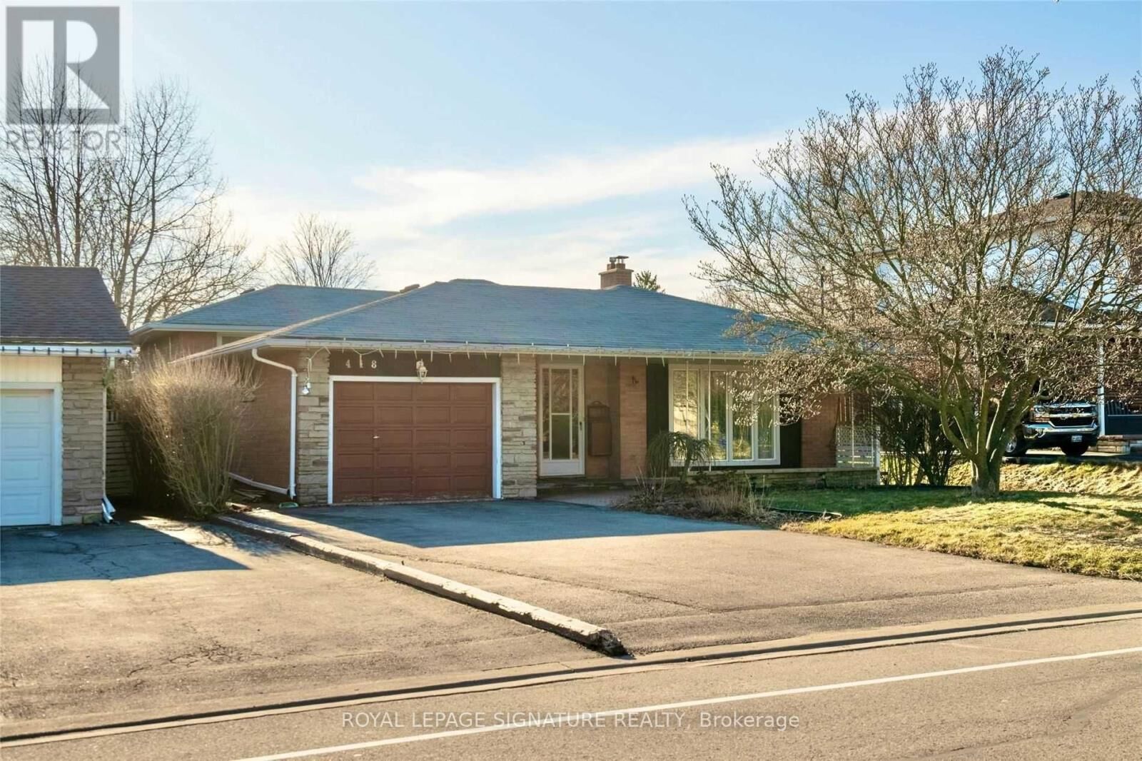 Property Photo: 418 Waverly Street ON L1J 5W3