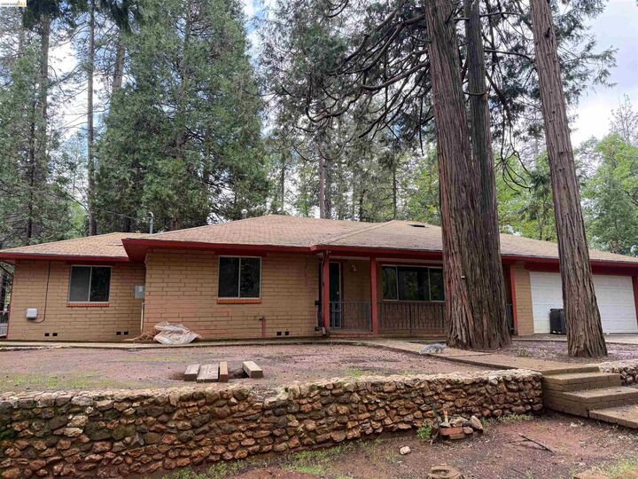 Property Photo: 16619 Estralita Dr CA 95370