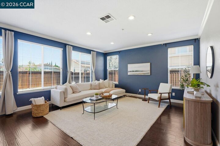 Property Photo: 417 Bayonett Ct CA 94513