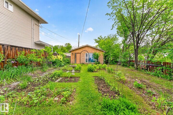 Property Photo:  12201 95 Street NW  AB T5G 1N1 