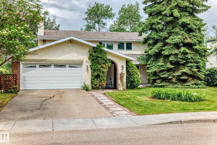 Property Photo:  38 Beauvista Drive  AB T8A 3M5 