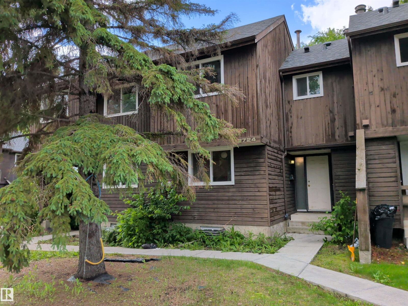 Property Photo: 2724 105 Street NW AB T6J 4J3