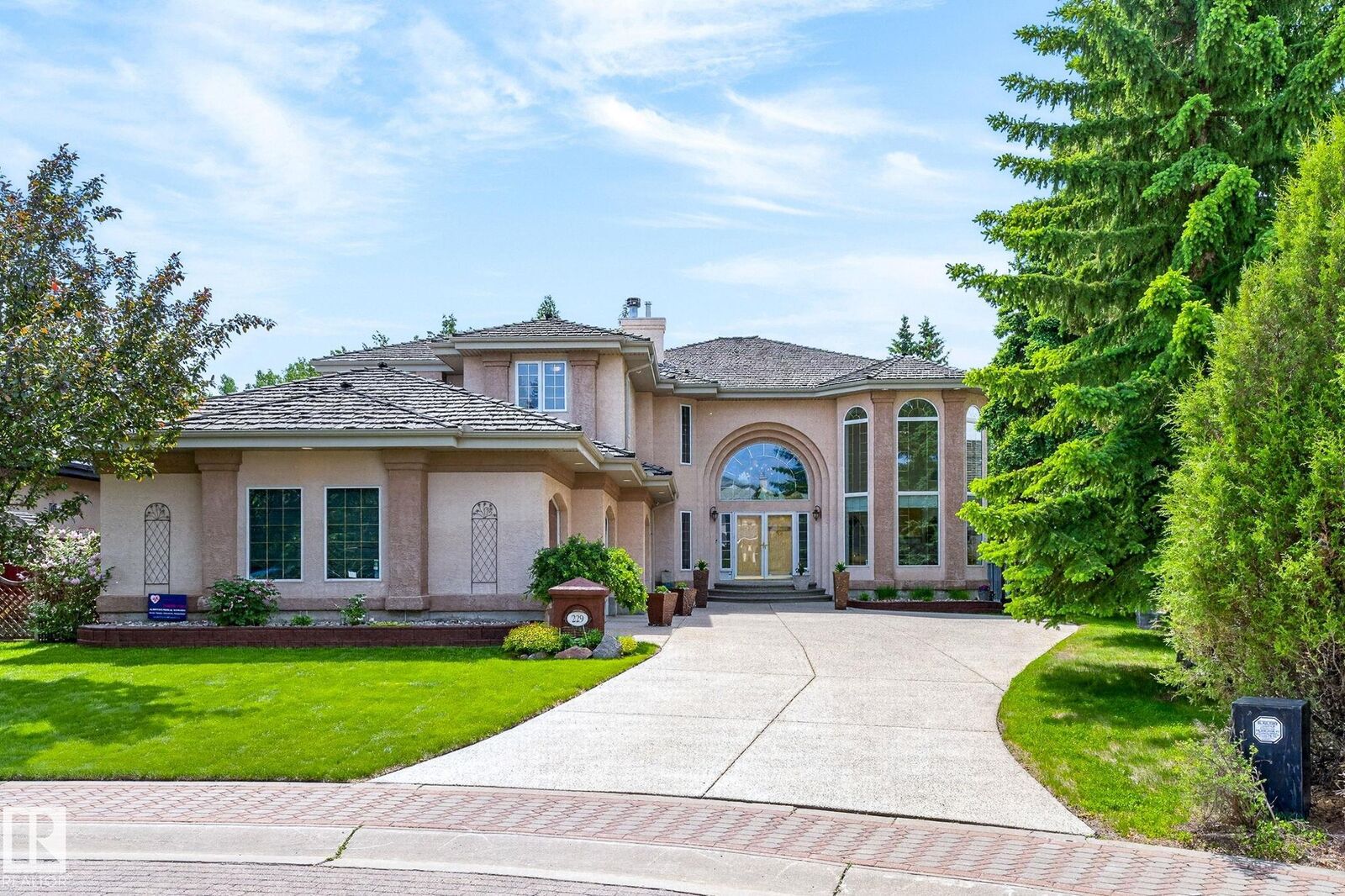 Property Photo: 229 Wilson Lane NW AB T6M 2K8