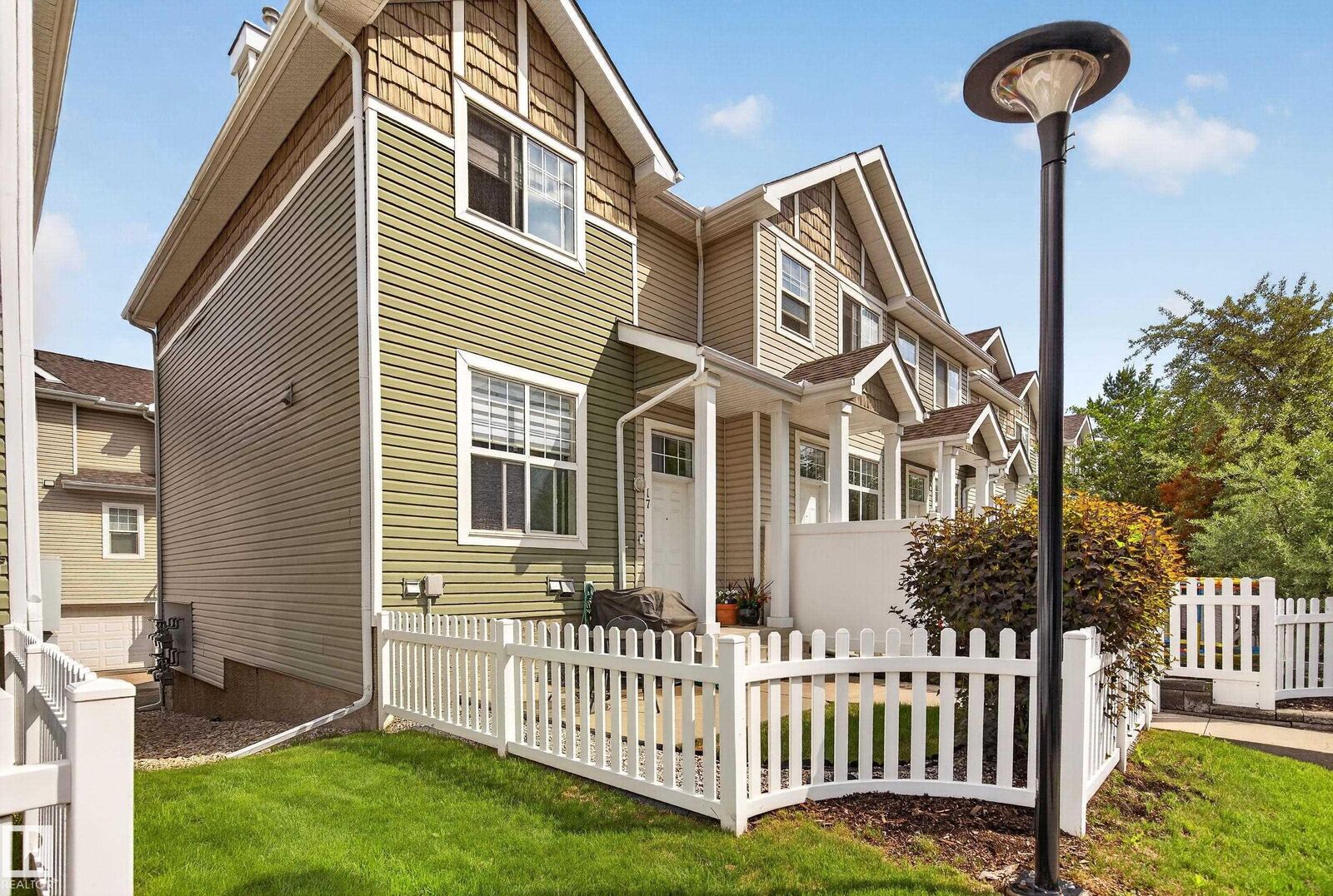 Property Photo: 5604 199 Street NW 17 AB T6M 2Z9
