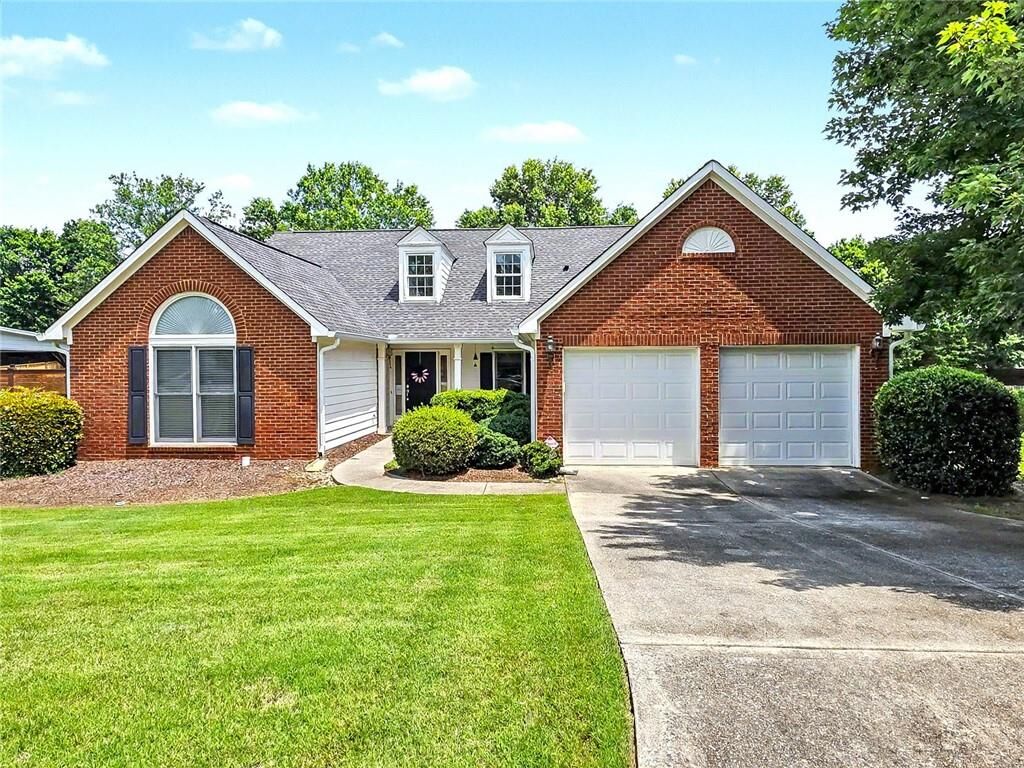 Property Photo:  140 Treadstone Overlook  GA 30024 