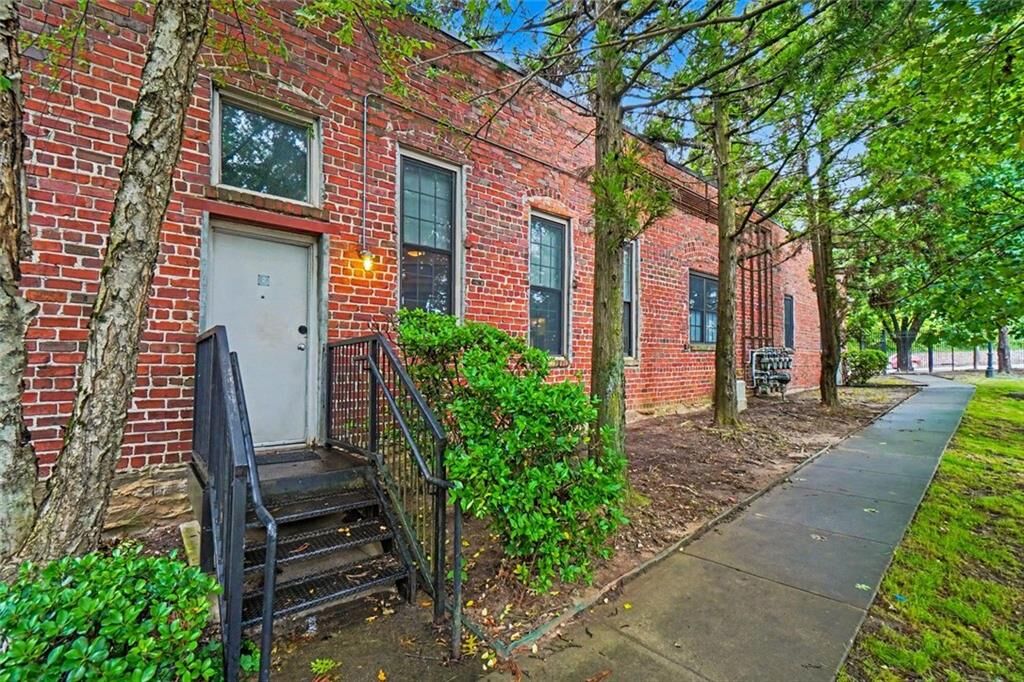 Property Photo:  644 Wells Street SW 2  GA 30310 