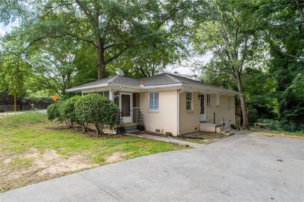 Property Photo:  1401 Briarwood Road NE  GA 30319 