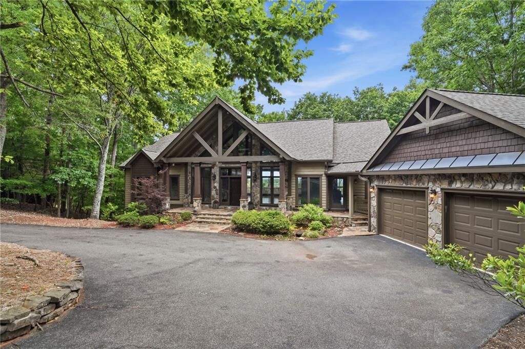 Property Photo: 861 Summit Drive GA 30143