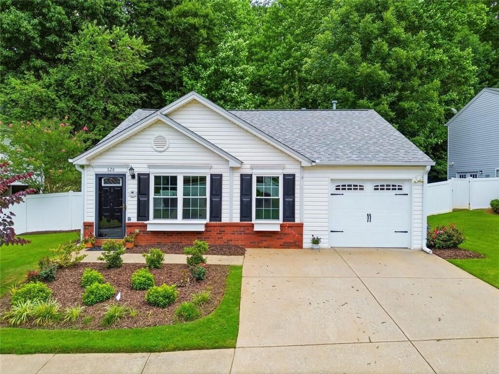 Property Photo:  628 Spanish Oak Drive  GA 30102 