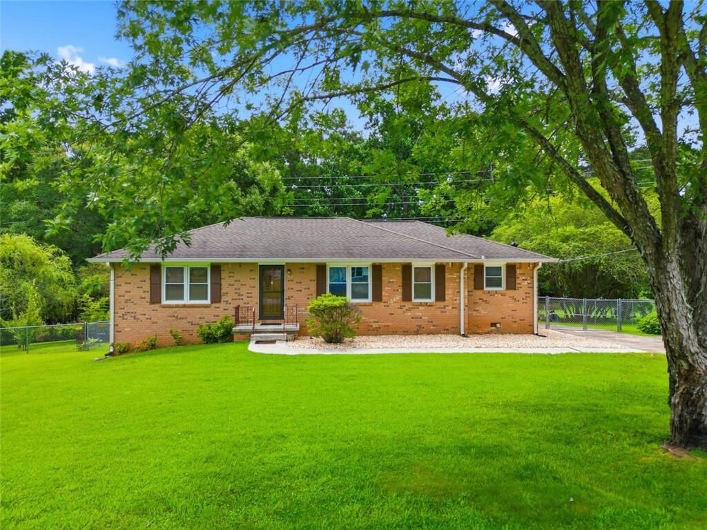 Property Photo:  3283 Meadowview Lane SW  GA 30008 