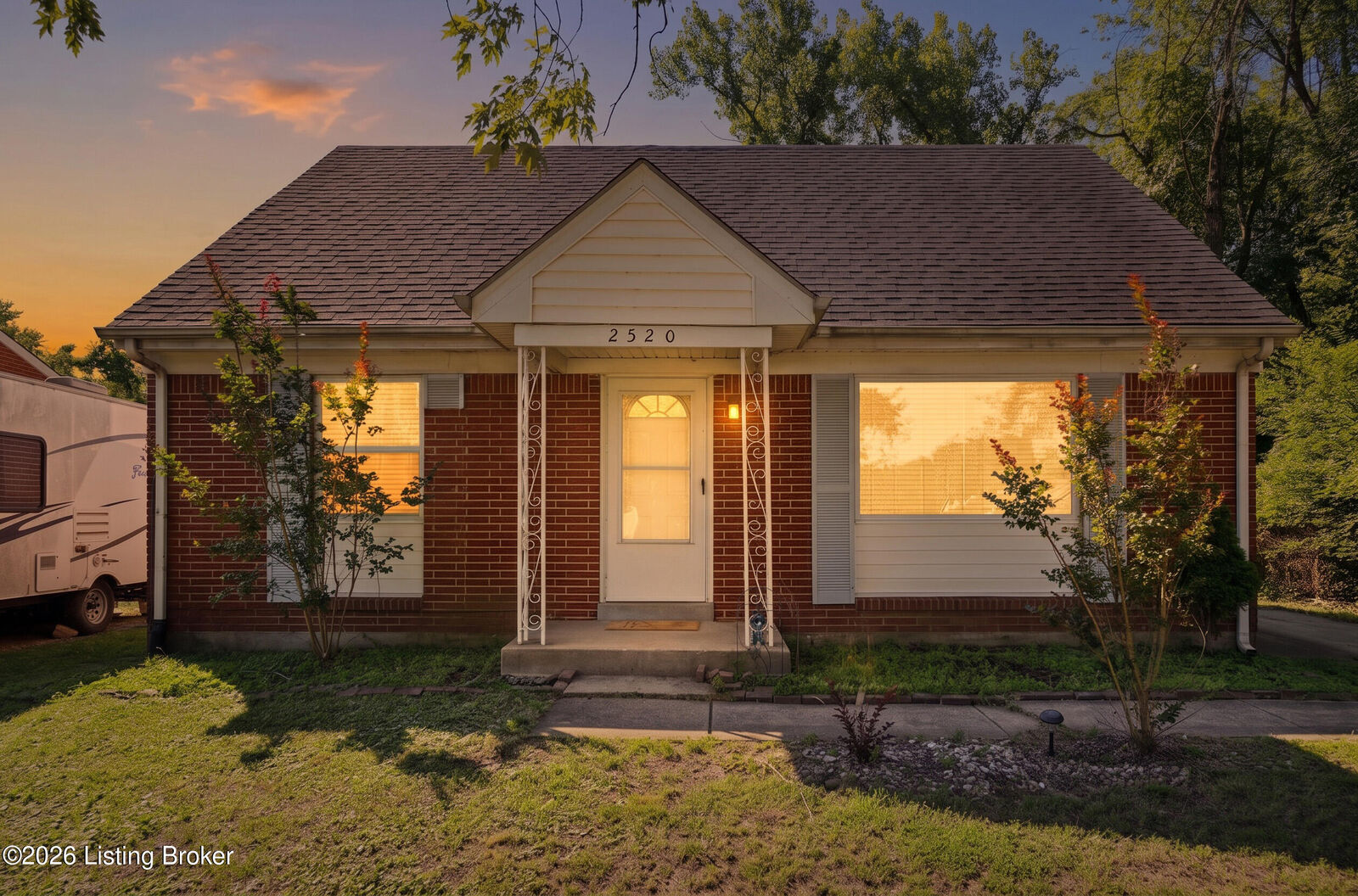 Property Photo:  2520 Lamborne Blvd  KY 40272 