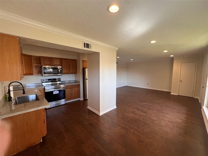 Property Photo: 7714 Renwick Drive C36 TX 77081