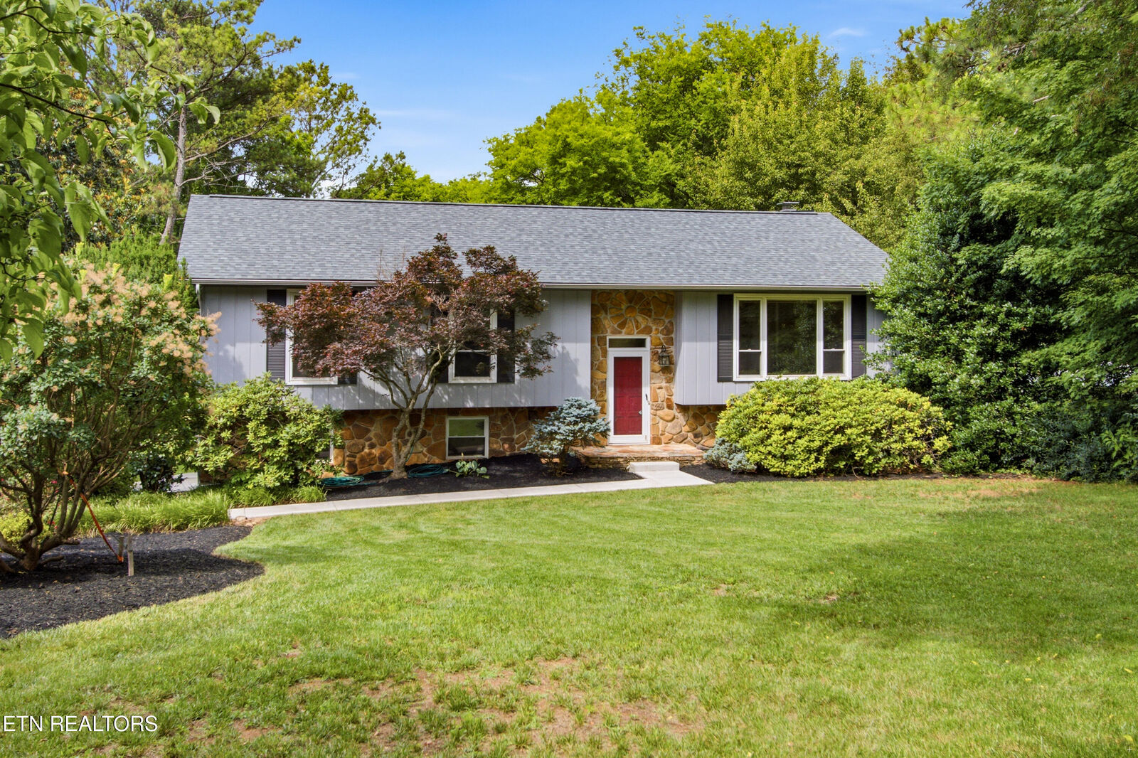 Property Photo: 2012 Grenada Blvd TN 37922