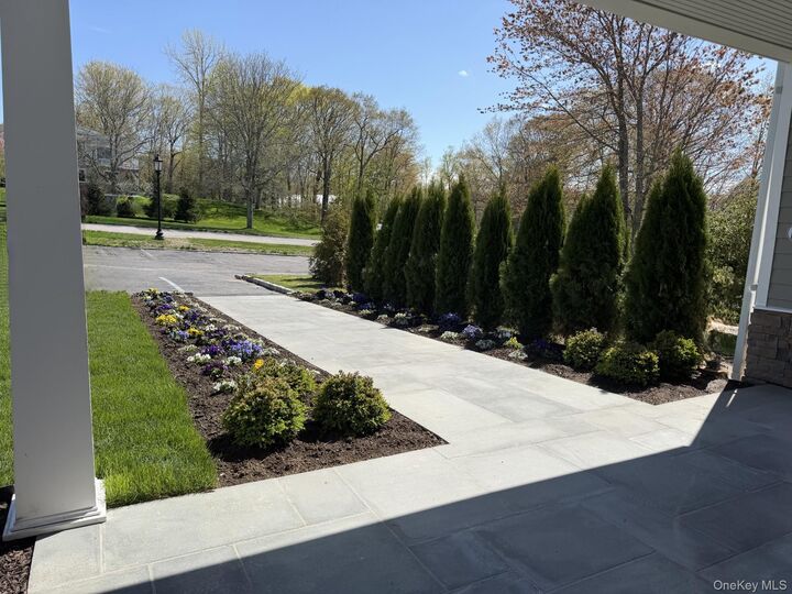 Property Photo: 902 Oakridge Common NY 10590