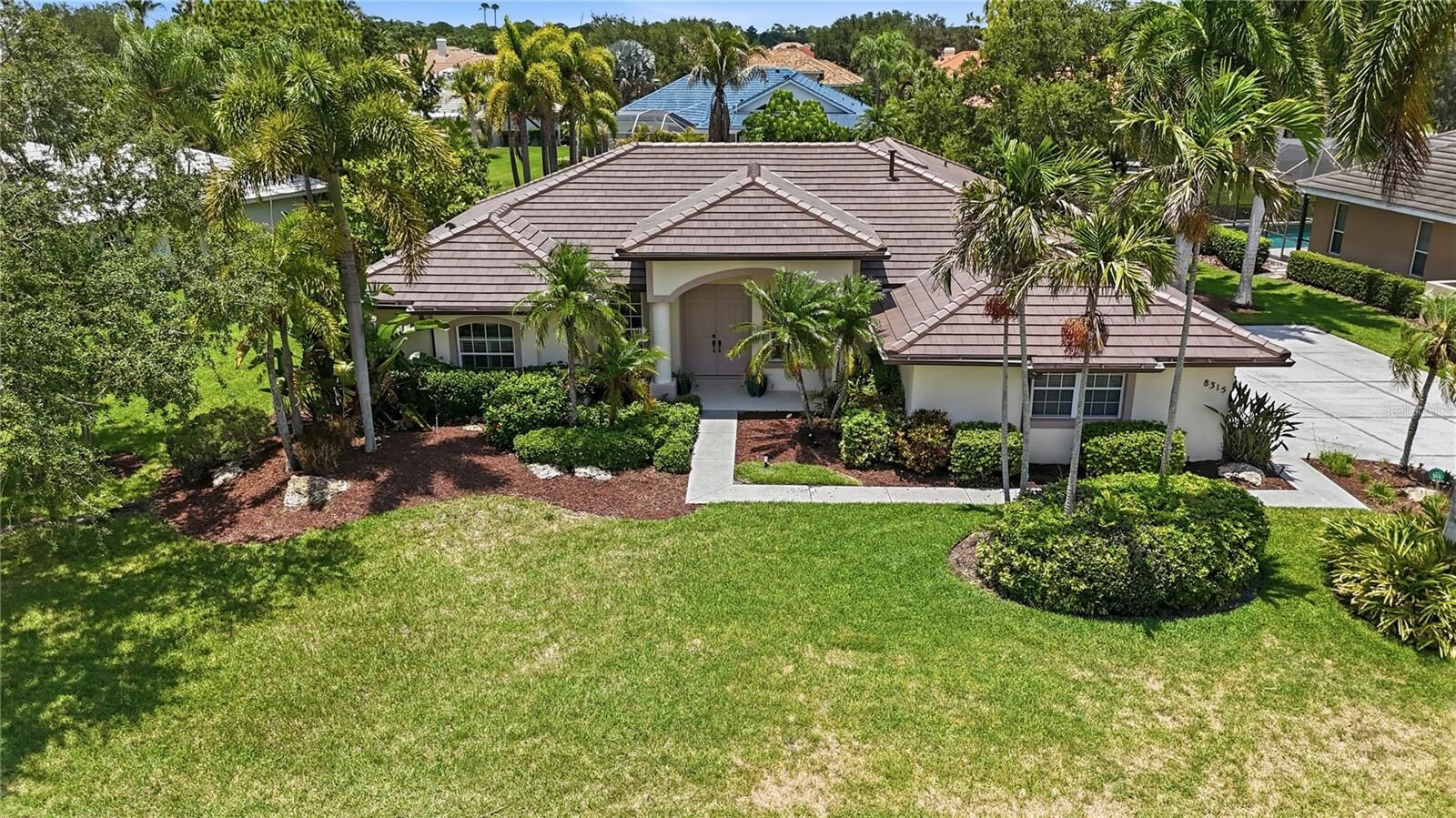 Property Photo:  8315 Deerbrook Circle  FL 34238 