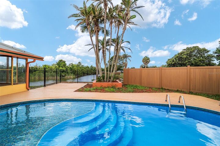 Property Photo: 5330 Kings Court FL 34731