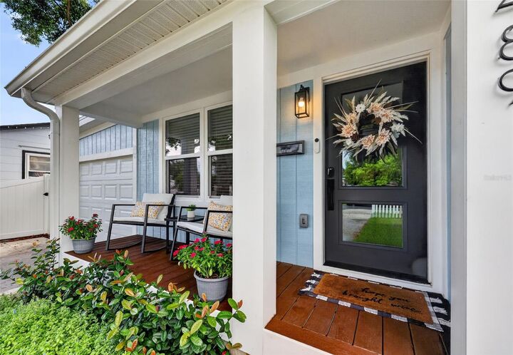 Property Photo: 2489 15th Avenue N FL 33713