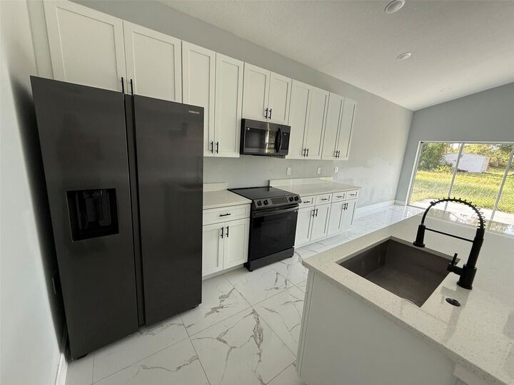 Property Photo: 512 Sunset Road N FL 33947