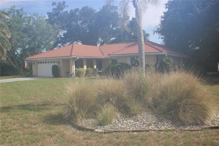 Property Photo:  1608 Bob O Link Drive  FL 34293 