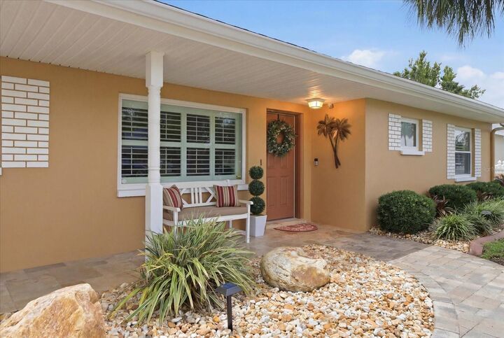 Property Photo: 1302 SE Paradise Avenue FL 34429