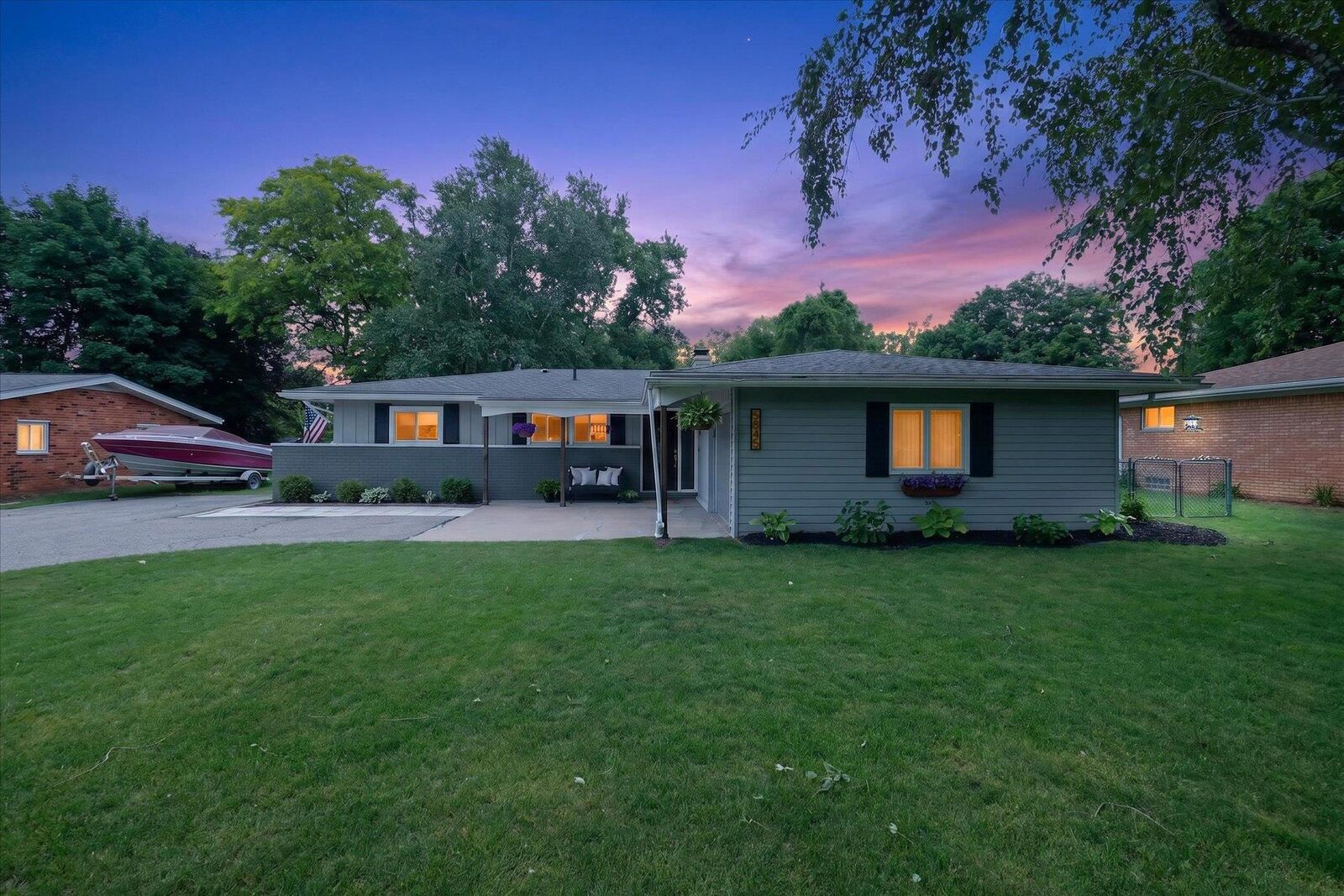 Property Photo: 5845 Olympic Parkway MI 48329-1546