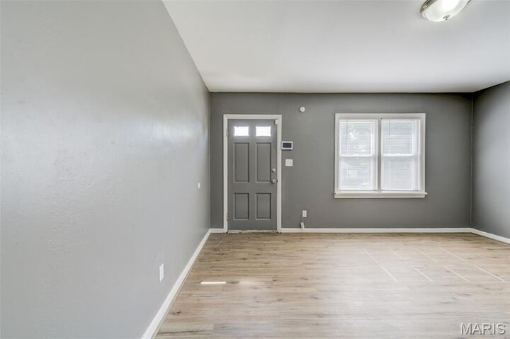 Property Photo:  223 La Motte Lane  MO 63135 