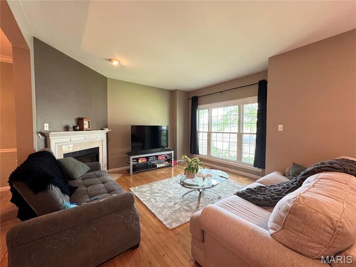 Property Photo: 905 N Hanley Road MO 63130
