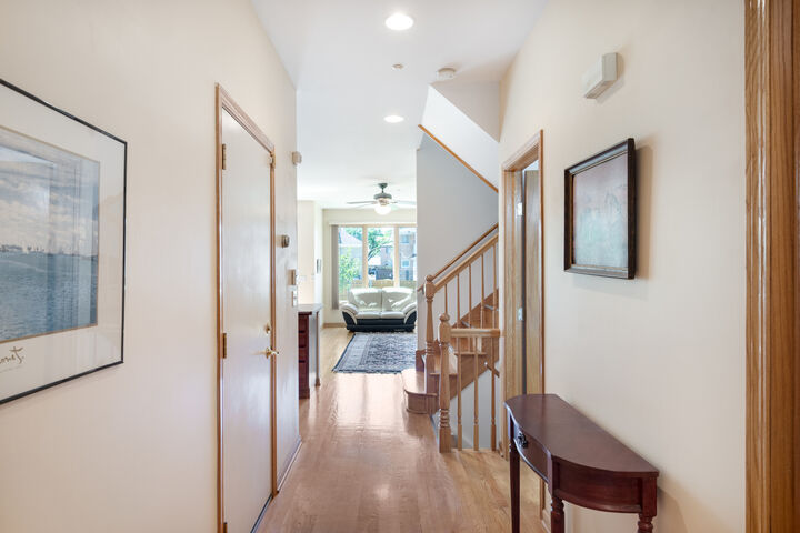 Property Photo:  