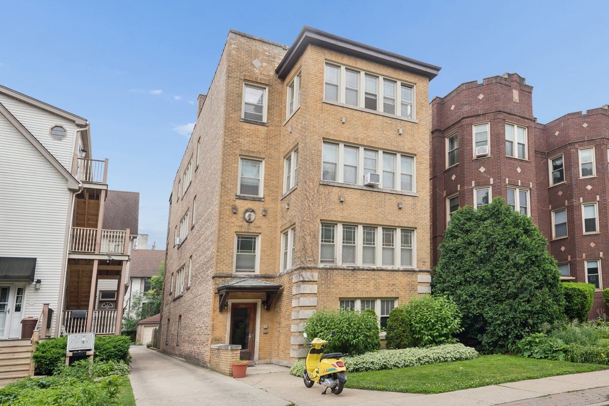 Property Photo:  925 Ontario Street  IL 60302 