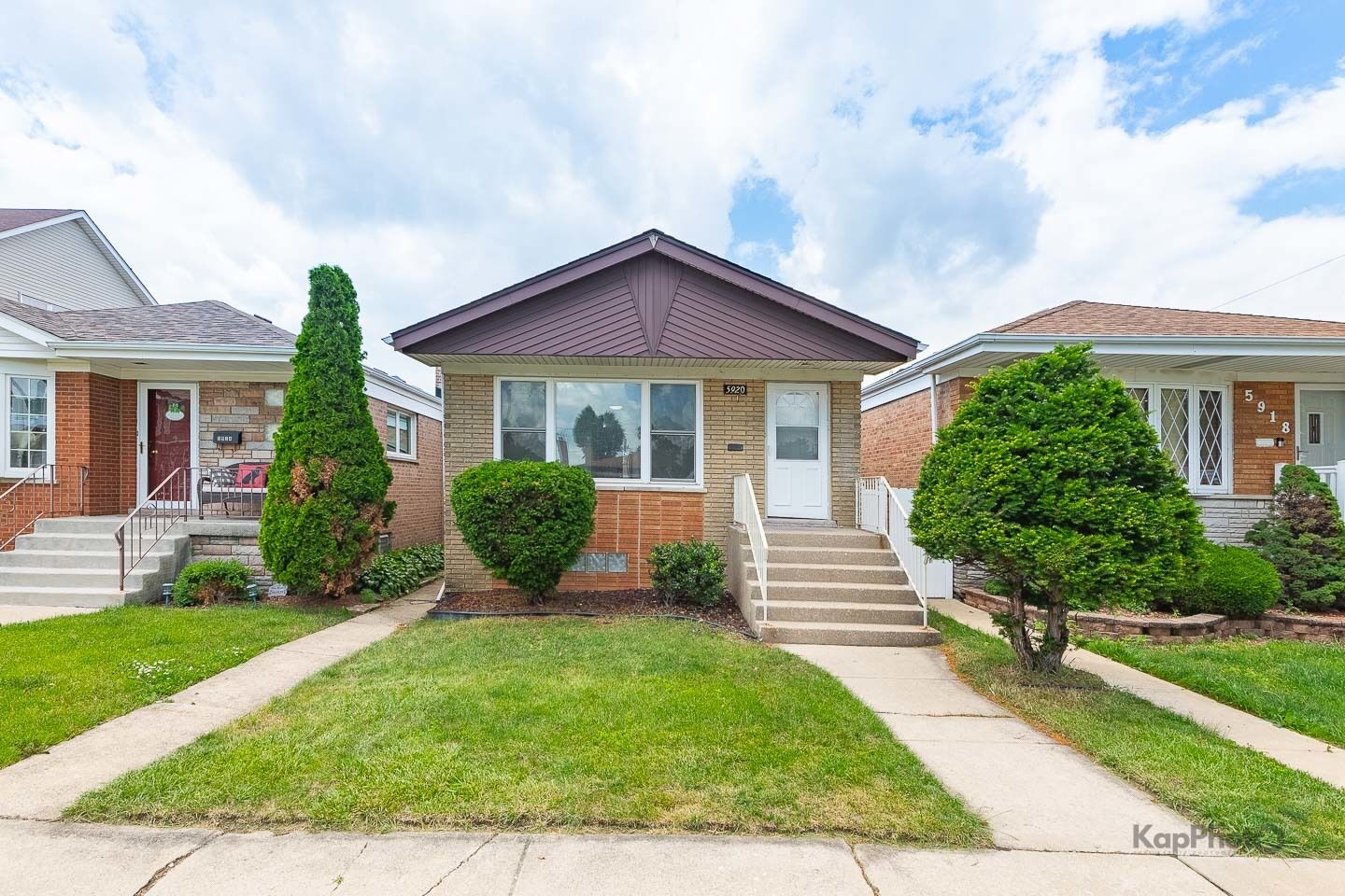 Property Photo:  5920 S Merrimac Avenue  IL 60638 