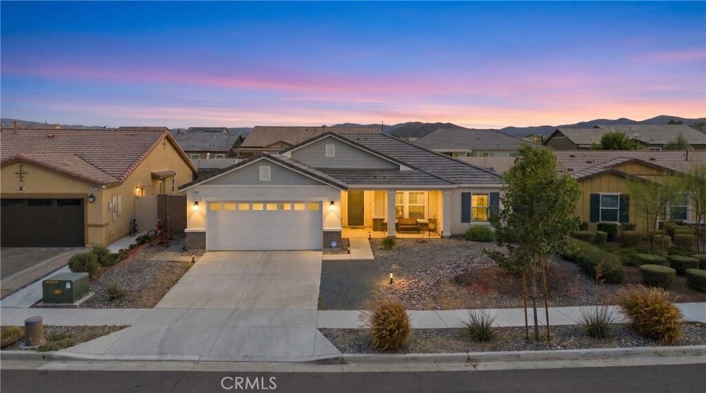 Property Photo:  537 Hedgewood  CA 92543 