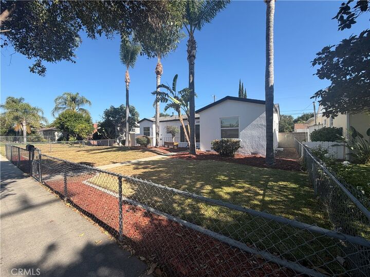 Property Photo:  17046 Saticoy Street  CA 91406 