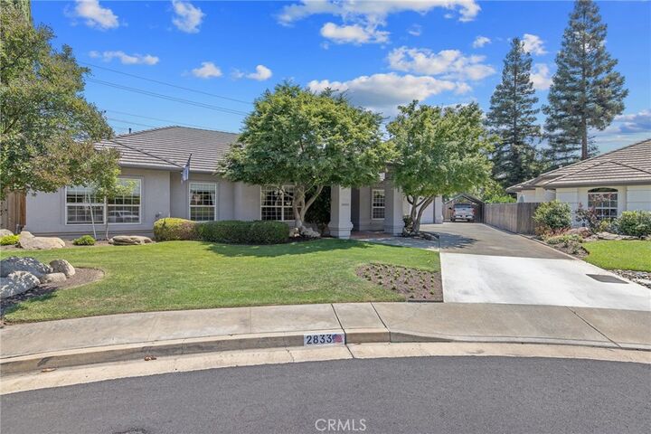 Property Photo:  2833 E Laura Court  CA 93292 
