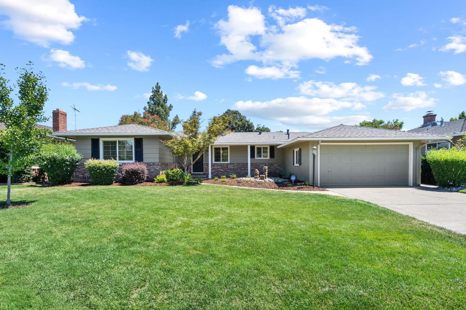 Property Photo: 1141 Brownwyk Drive CA 95822