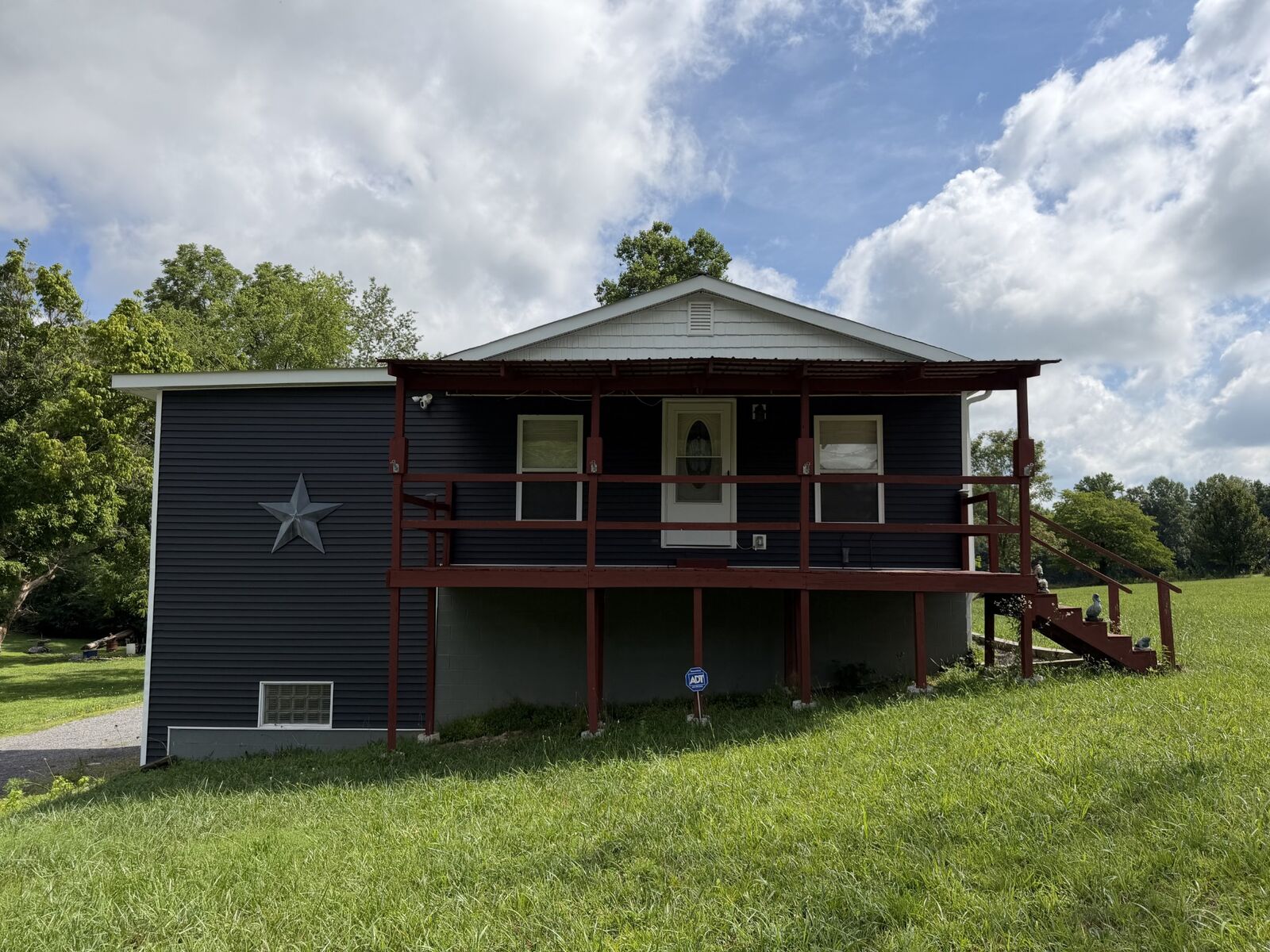 Property Photo: 118 Donald Dr TN 37150