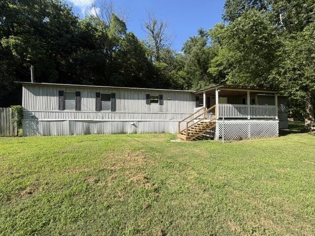Property Photo:  1040 Chestnut Rd  TN 37015 