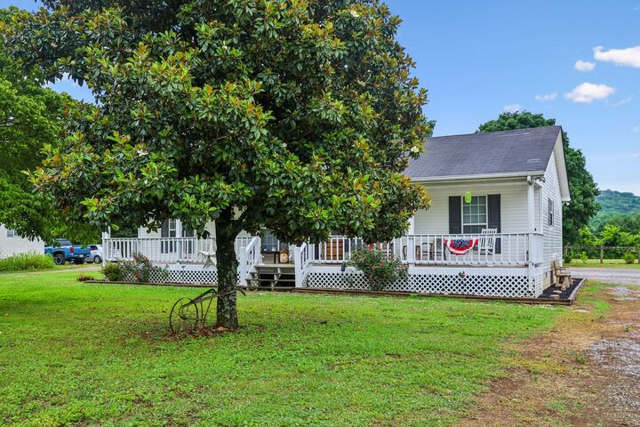 Property Photo: 225 Woodbury Hwy TN 37095