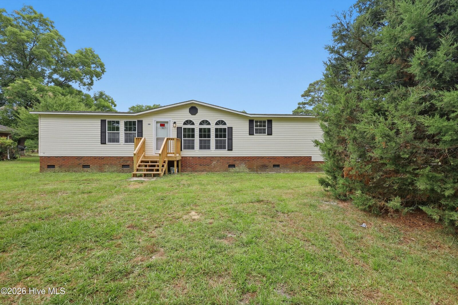 Property Photo:  107 W Robertson Street  NC 28518 