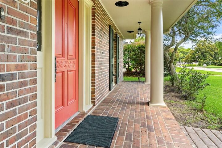 Property Photo:  178 Chateau Latour Drive  LA 70065 