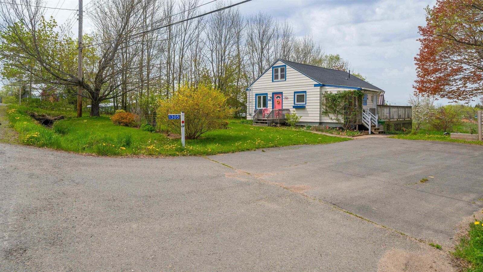 Property Photo:  1305 Ridge Road  NS B4P 2R1 