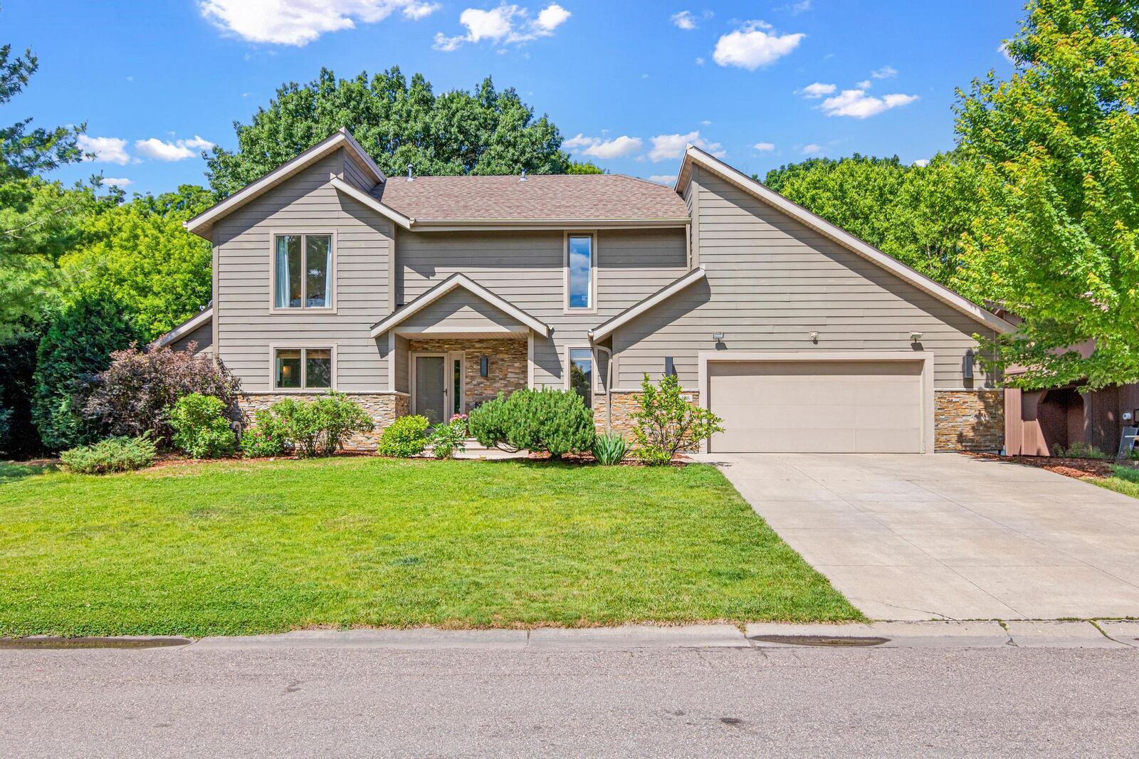 Property Photo:  8408 Xylon Circle S  MN 55438 