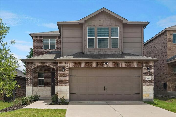 Property Photo: 835 Table Rock Street TX 75407