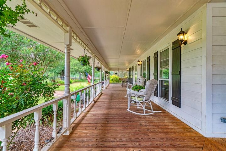 Property Photo:  146 County Road 33985  TX 75473 